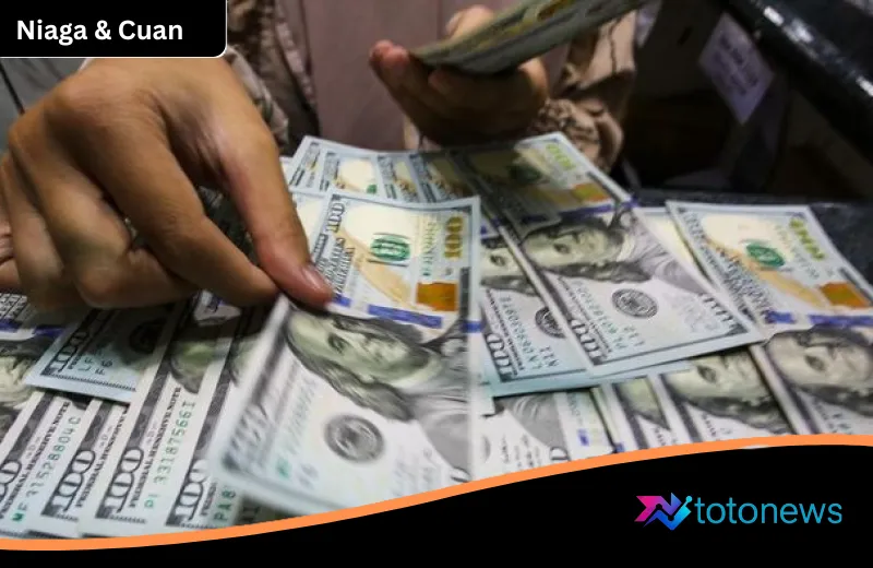 Kurs Rupiah Tembus Rp 17.600: Mengurai Dampak Nyata Pelemahan Dolar Hingga ke Pelosok Desa