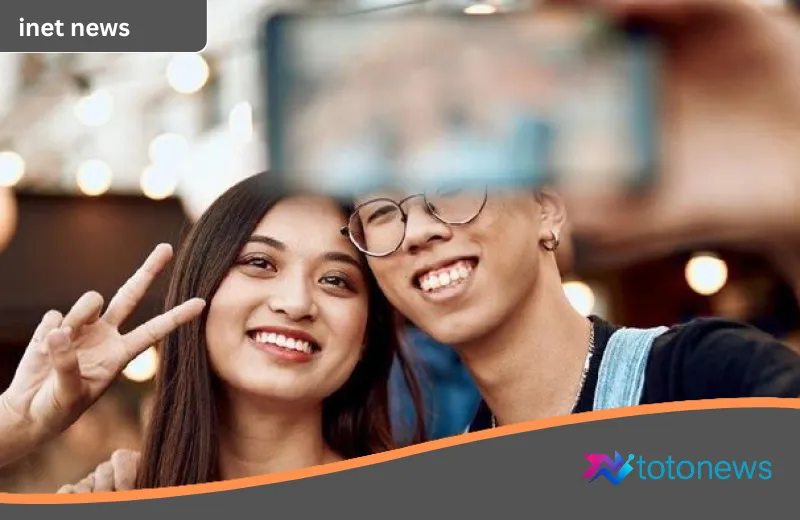 Waspada! Pose ‘Peace’ Saat Selfie Ternyata Celah Emas Bagi Pencuri Sidik Jari Digital