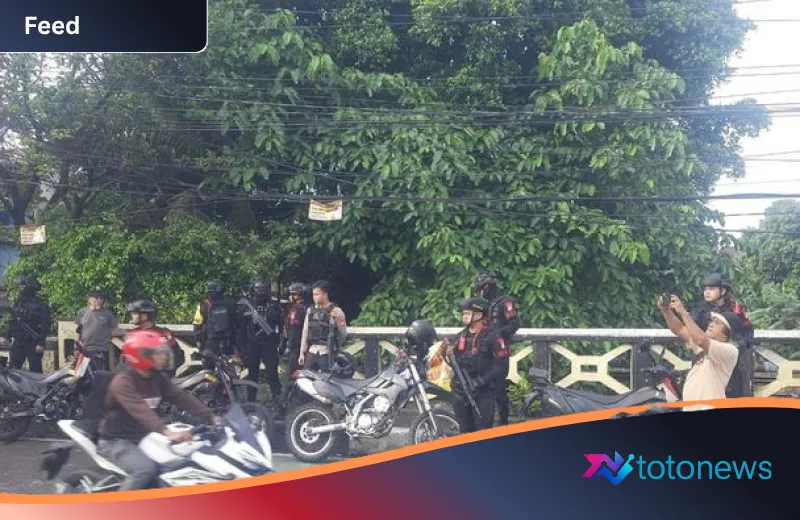 Geger! Aksi Tawuran di Dekat Stasiun Klender Pecah Saat Jam Berangkat Kerja, Polisi Amankan Busur dan Petasan
