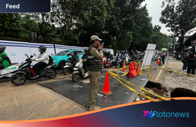 Krisis Infrastruktur Lenteng Agung: Aliran Air Deras Mengancam, Lajur Utama Dipersempit Demi Keamanan