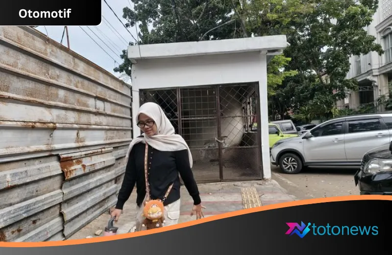 Ironi di Jalan Ambon: Ketika Fasilitas Pejalan Kaki Disulap Menjadi Garasi Pribadi di Jantung Kota Bandung
