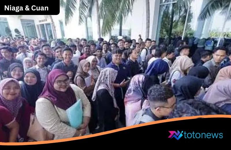 Fenomena Antrean 2 Kilometer demi Gaji Rp 15 Juta: Potret Sengitnya Rebutan Kursi di Industri Semikonduktor