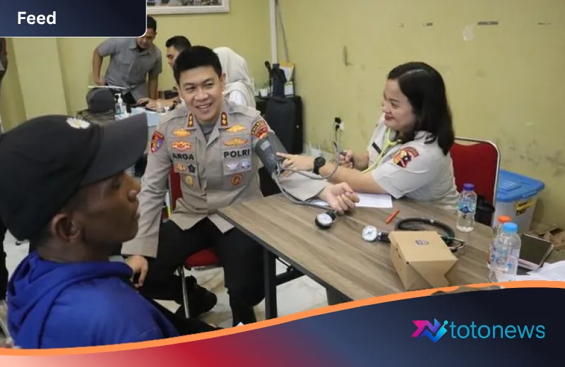 Dedikasi Tanpa Batas: Aksi Kemanusiaan Polres Kepulauan Seribu Sambut HUT Bhayangkara ke-80 Bersama Nelayan dan Ojol