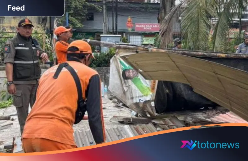 Berantas Sarang Miras dan Kriminalitas, 14 Bangunan Liar di Gunung Sahari Dibongkar Paksa