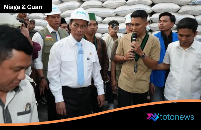 Cetak Rekor Sejarah! Stok Beras Nasional Tembus 4,9 Juta Ton, Mentan Pantau Langsung Gudang BULOG Jatim