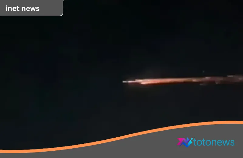 Geger Cahaya Misterius di Langit Lampung, BRIN Pastikan Itu Sampah Roket Tiongkok Bukan Rudal