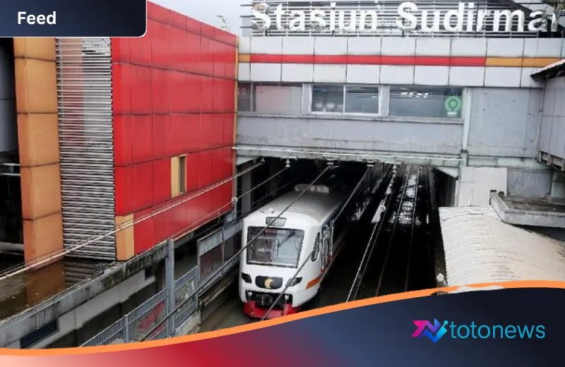 Ketegangan Pagi Hari di Sudirman: Viral Penumpang KRL Terlibat Adu Jotos, KAI Commuter Buka Suara