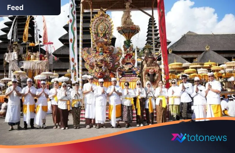 Langkah Spiritual Kakorlantas Polri di Pura Besakih: Mengetuk Pintu Langit Demi Kelancaran Kemala Run 2026