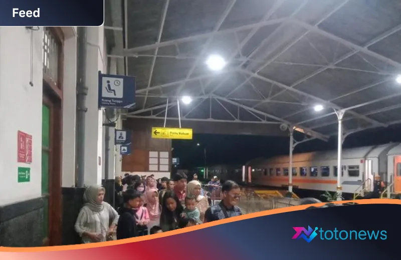 Rel Terendam Banjir 27 Cm, Perjalanan KA Siliwangi Rute Cianjur-Sukabumi Tertahan