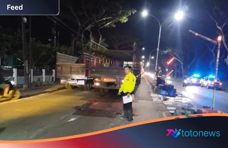 Tragedi Putaran Balik Pantura Demak: Niat Bantu Seberangkan Mobil, Pak Ogah Tewas Terhantam Truk